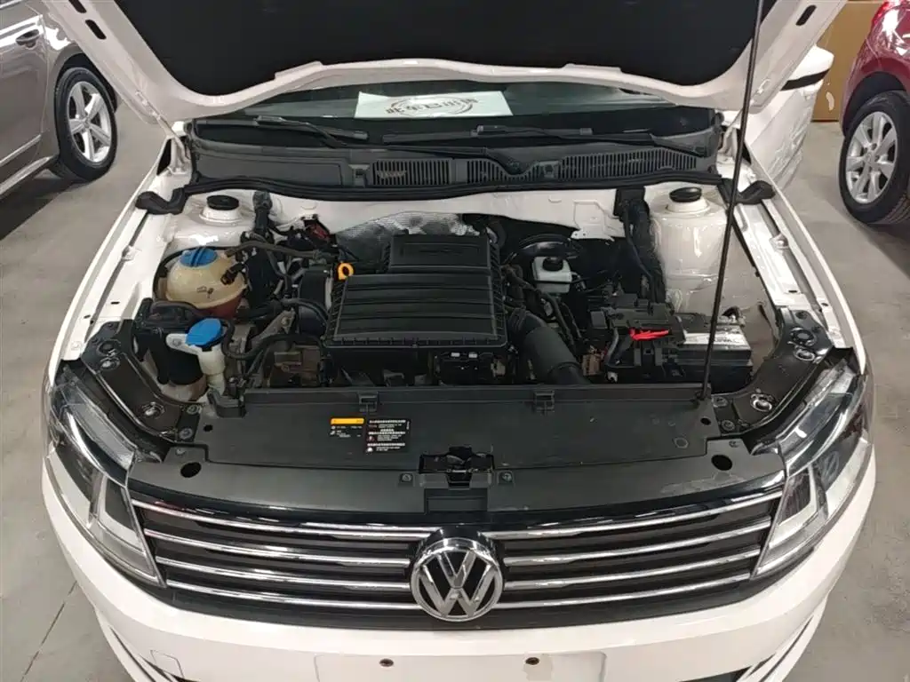 Volkswagen Lavida Tour 2015 1.6L Automatic Trend Edition фото 20
