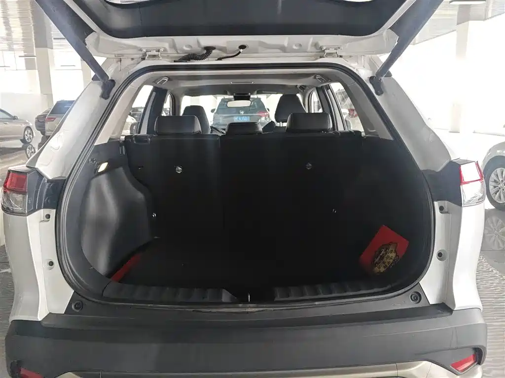 Toyota Frontlander 2022 2.0L CVT Luxury PLUS Edition фото 14