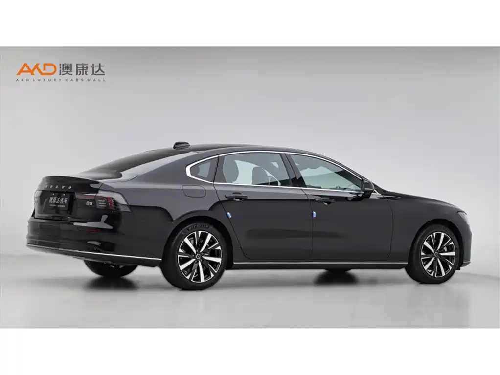 Volvo S90 2026 B5 Zhiyi Luxury Edition фото 3