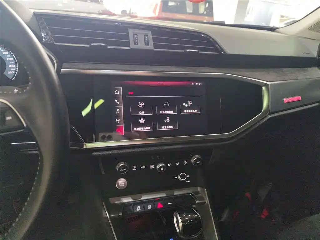 Audi Q3 2019 40 TFSI Fashion Dynamic фото 9