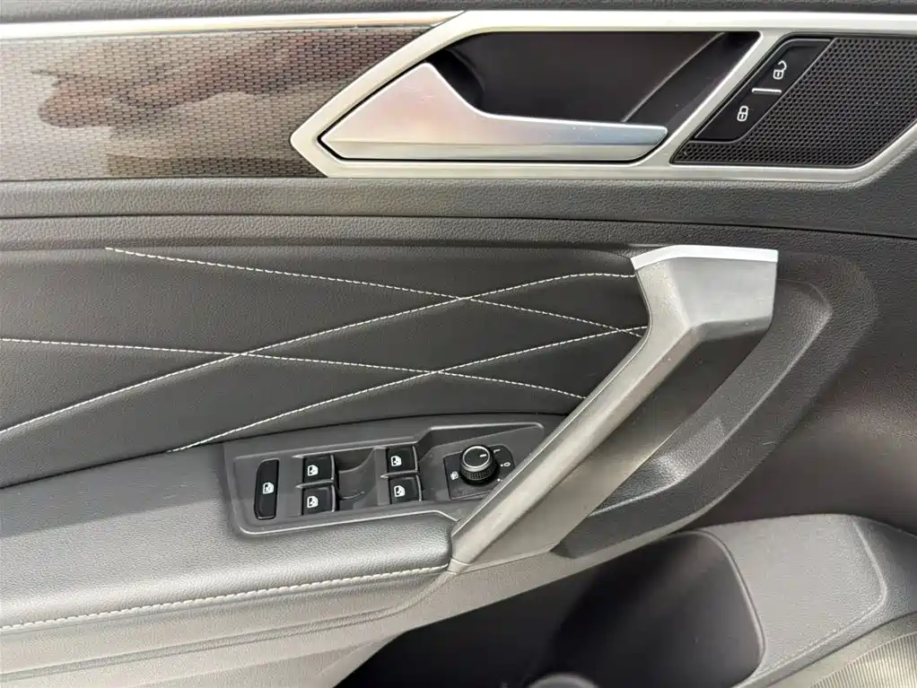 Volkswagen Tiguan L 2023 280TSI 2WD Trend Limited Edition фото 8