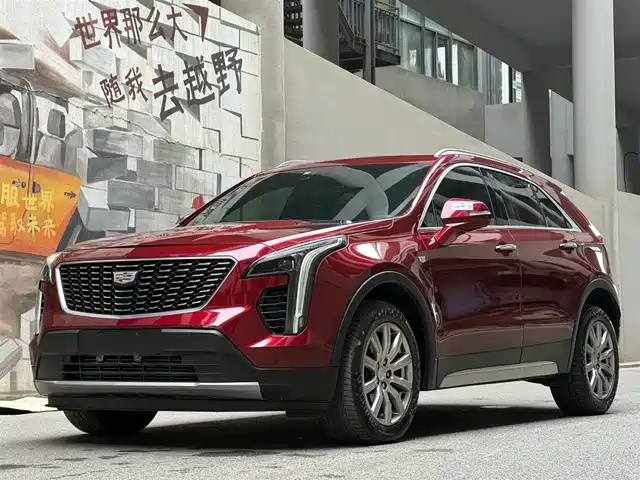 CADILLAC XT4