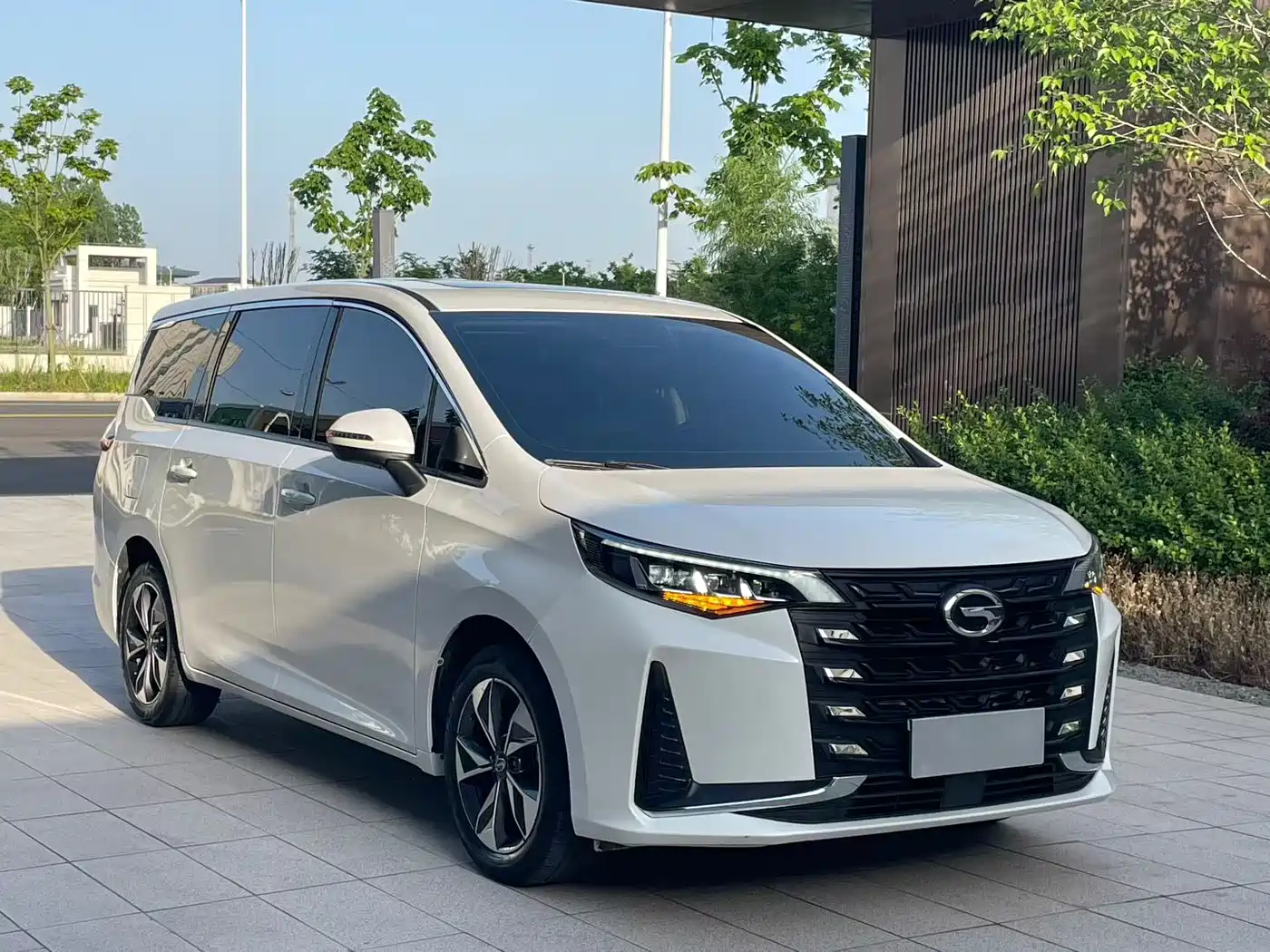 GAC Trumpchi Trumpchi M6 2023 PRO 270T DCT Luxury Edition фото 3