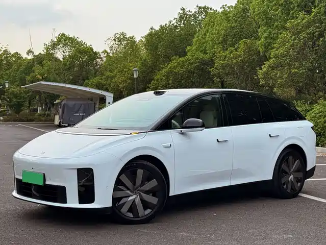 Li Auto i6 2025 4WD Base Model