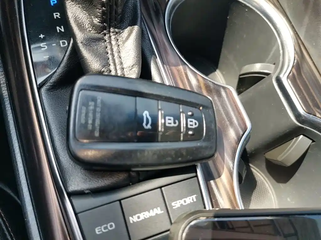 Toyota Camry 2019 2.5G Luxury (China V) фото 8