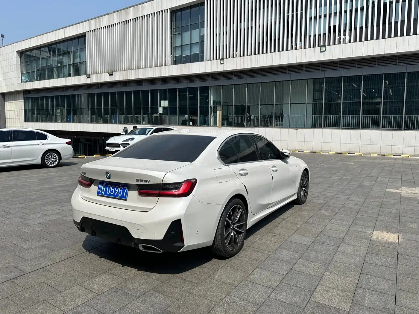 BMW 3 Series 2025 325i M Sport Package фото 5