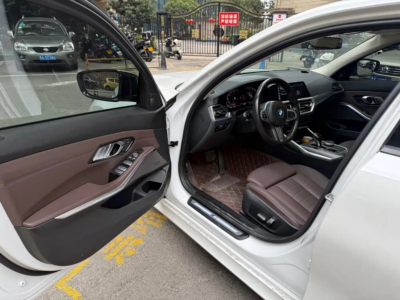 BMW 3 Series 2021 325Li M Sport Night Edition фото 5