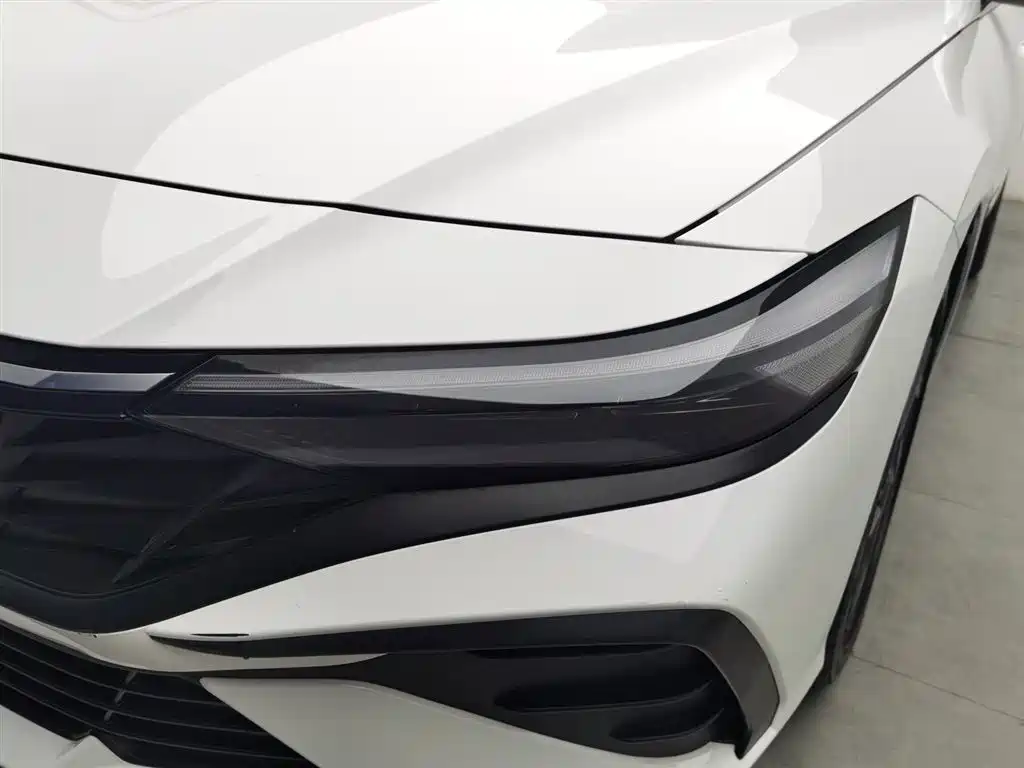 MODERN ELANTRA