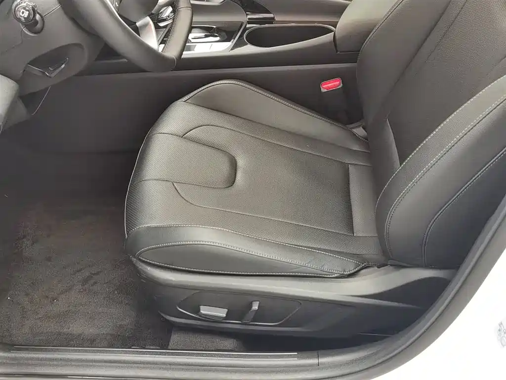 MODERN ELANTRA
