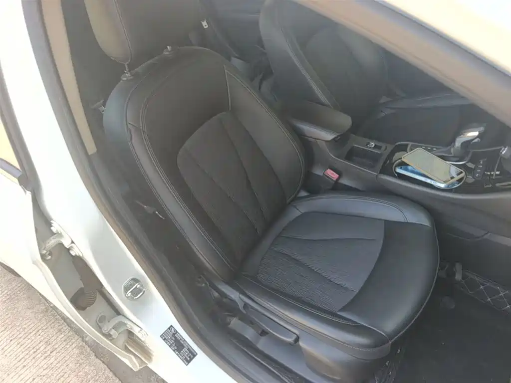 Buick Verano 2017 Sedan 20T DCT Leading фото 25