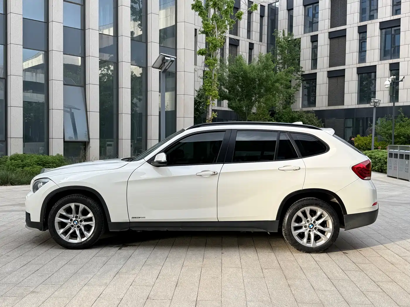 BMW X1 2014 sDrive18i Leading Edition фото 3