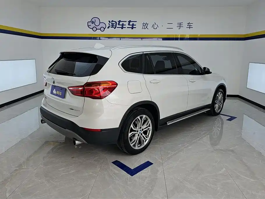 BMW X1 2019 sDrive20Li Leading Model фото 3