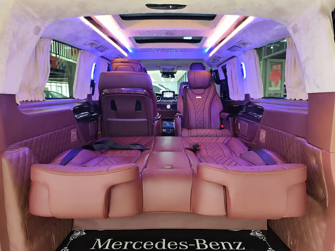 Mercedes-Benz V-Class 2018 V 260 L Premium Long Wheelbase Edition China VI фото 14