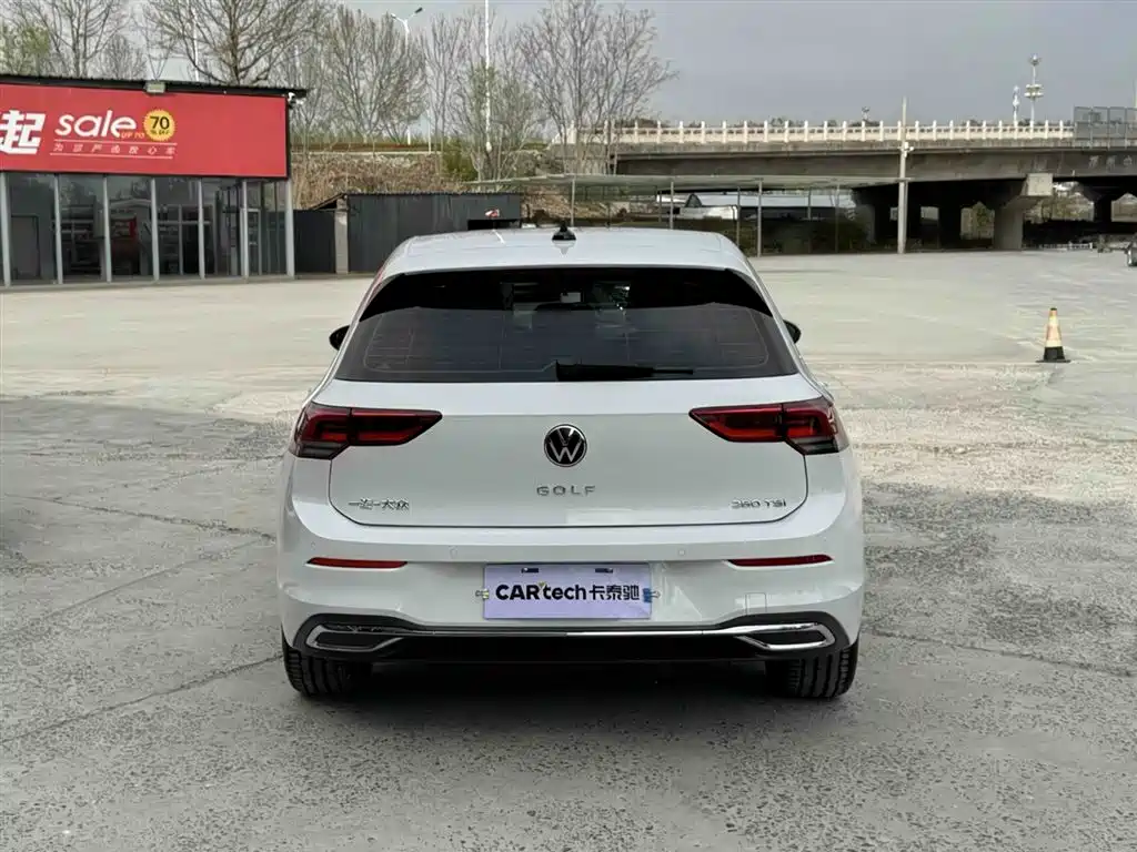 Volkswagen Golf 2024 280TSI DSG Pro 50th Anniversary Edition фото 5