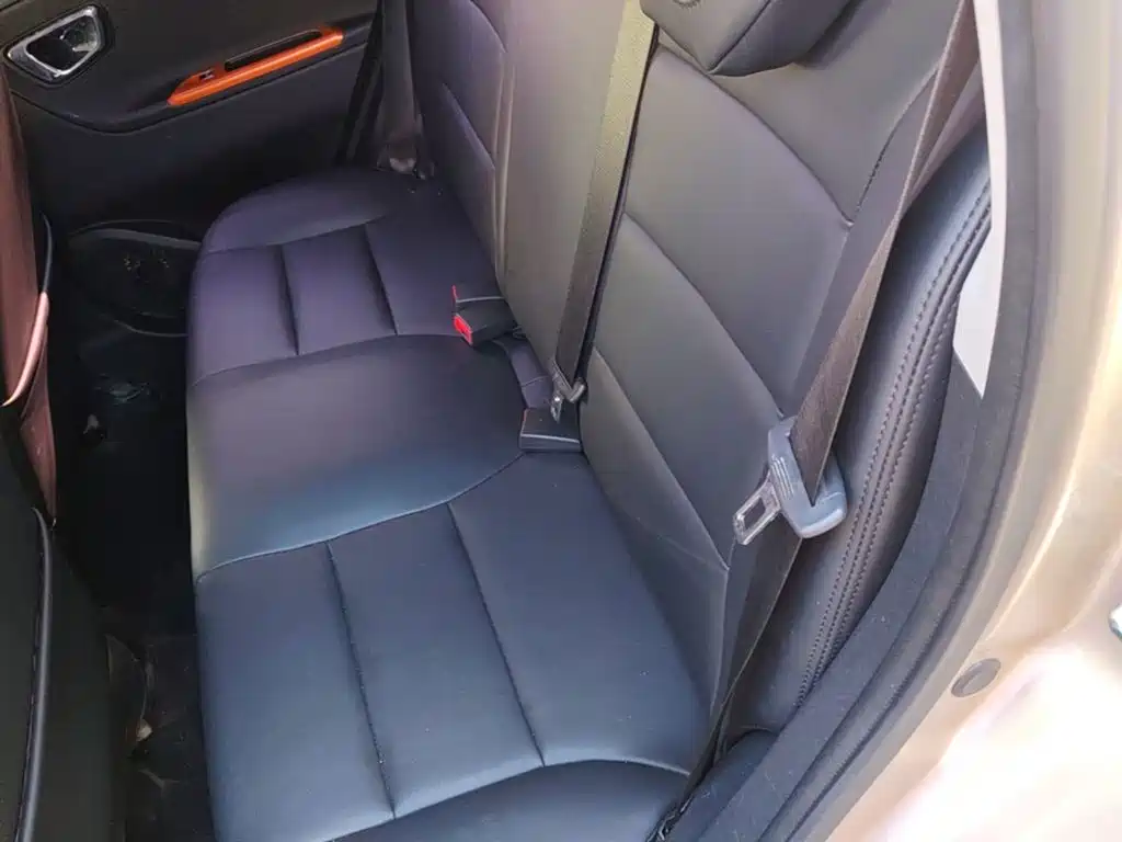 Фото 17 - Geely Yuanjing X1