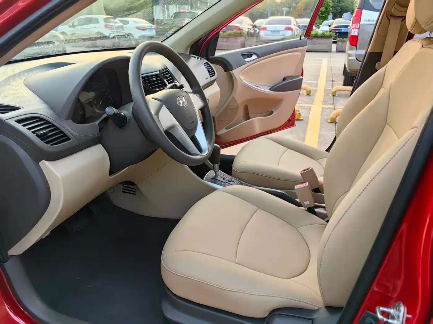 Hyundai Verna 2010 Sedan 1.4L Automatic Comfort GS фото 4