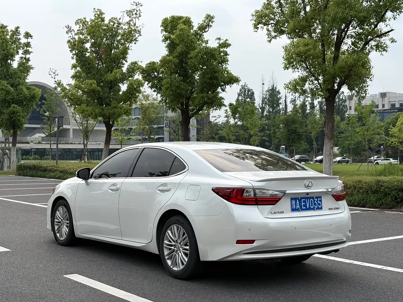 Lexus ES 2015 200 Elite Edition фото 6
