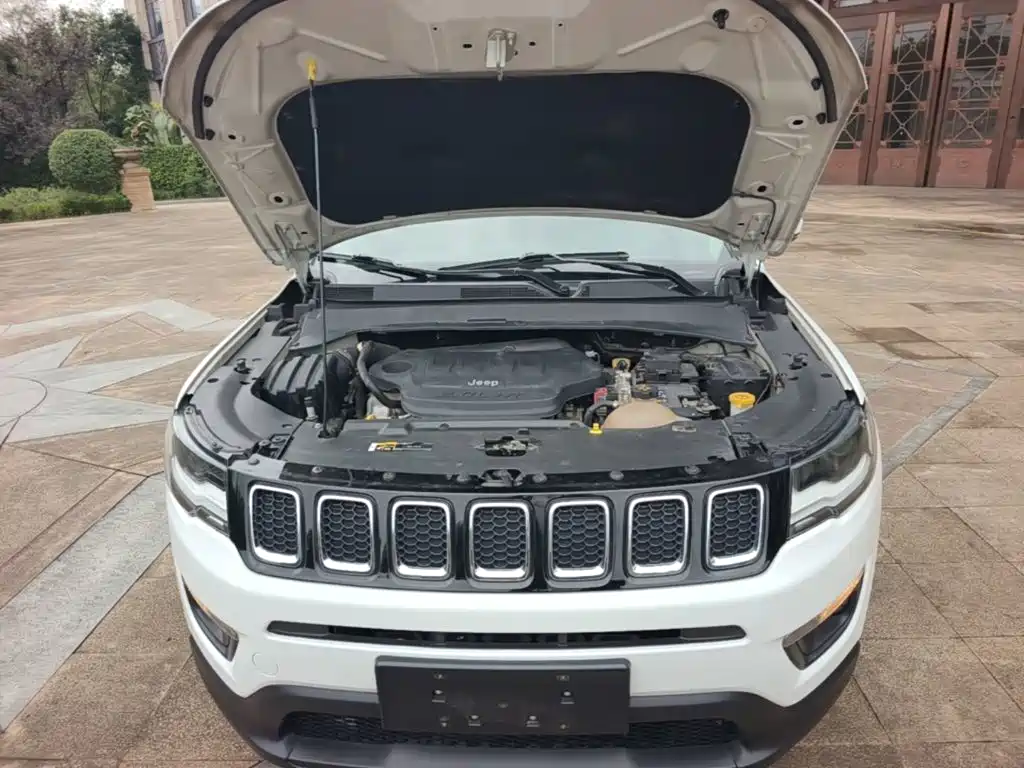 Photo 20 - Jeep Compass