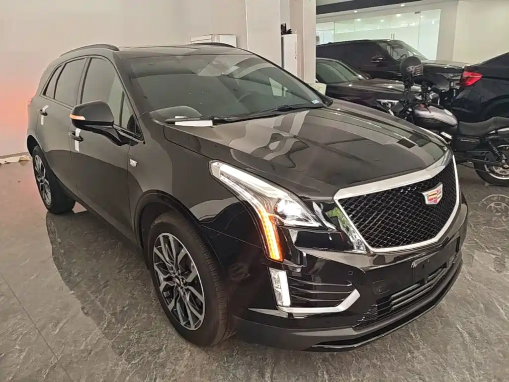 Photo 4 - Cadillac XT5