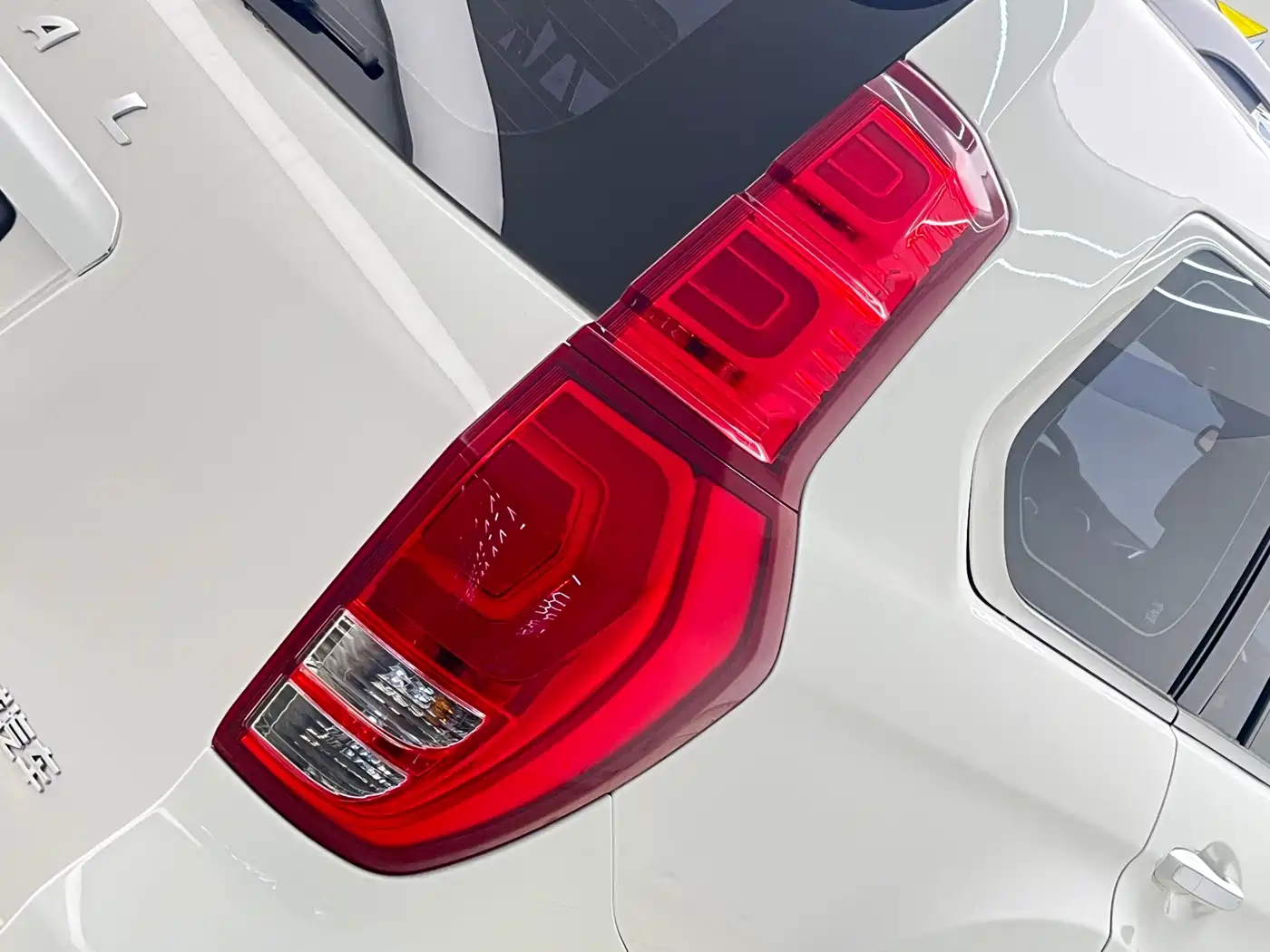 Haval H9 2015 2.0T 4WD Luxury 7-Seater фото 9