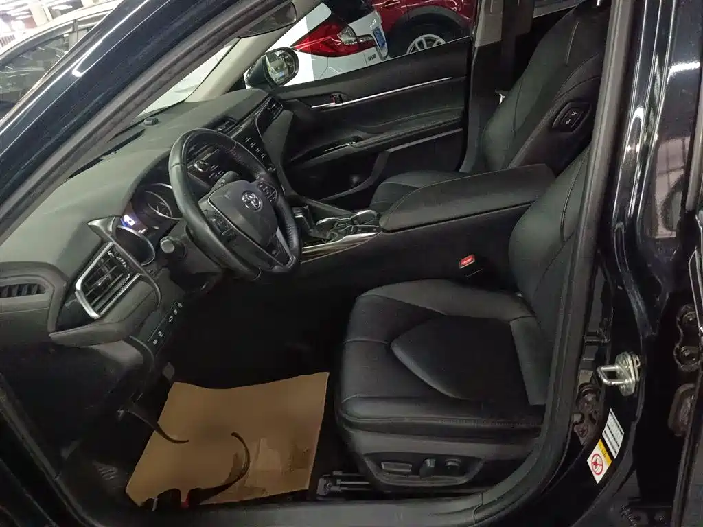 Toyota Camry 2018 2.5G Luxury Edition фото 11