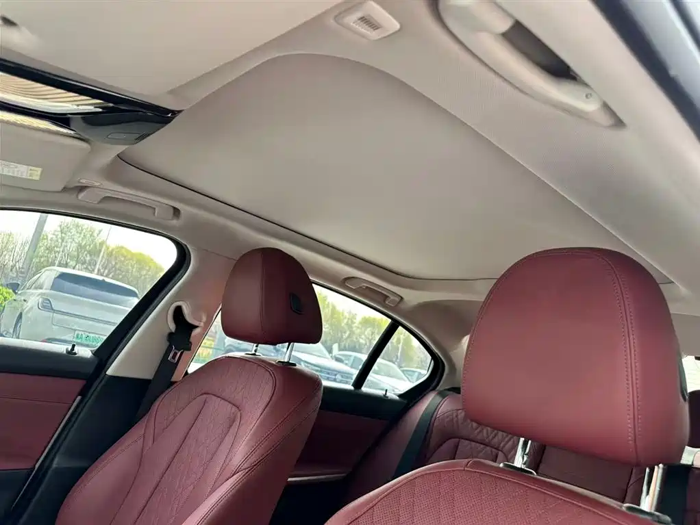 BMW 3 Series 2022 325Li M Sport Package фото 16