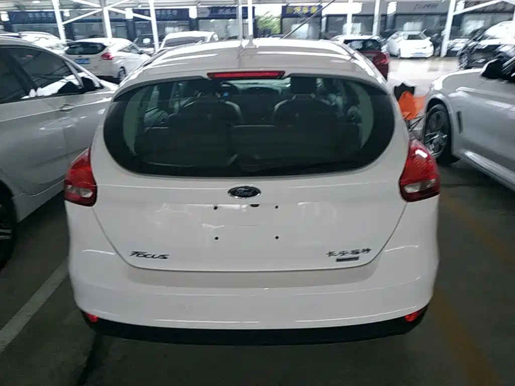 Фото 6 - Ford Focus
