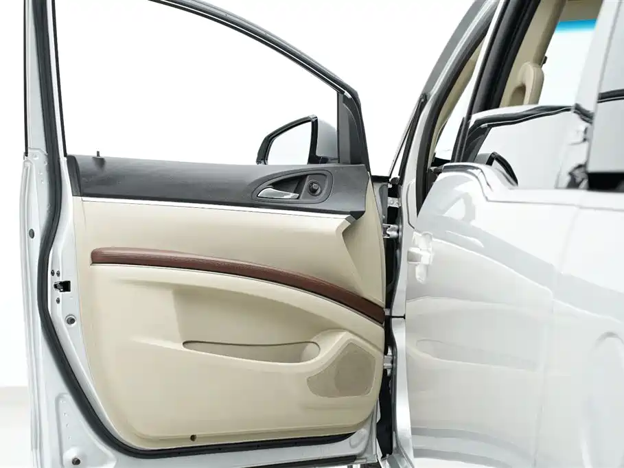 Buick GL8 2014 2.4L LT Luxury Business Executive фото 8