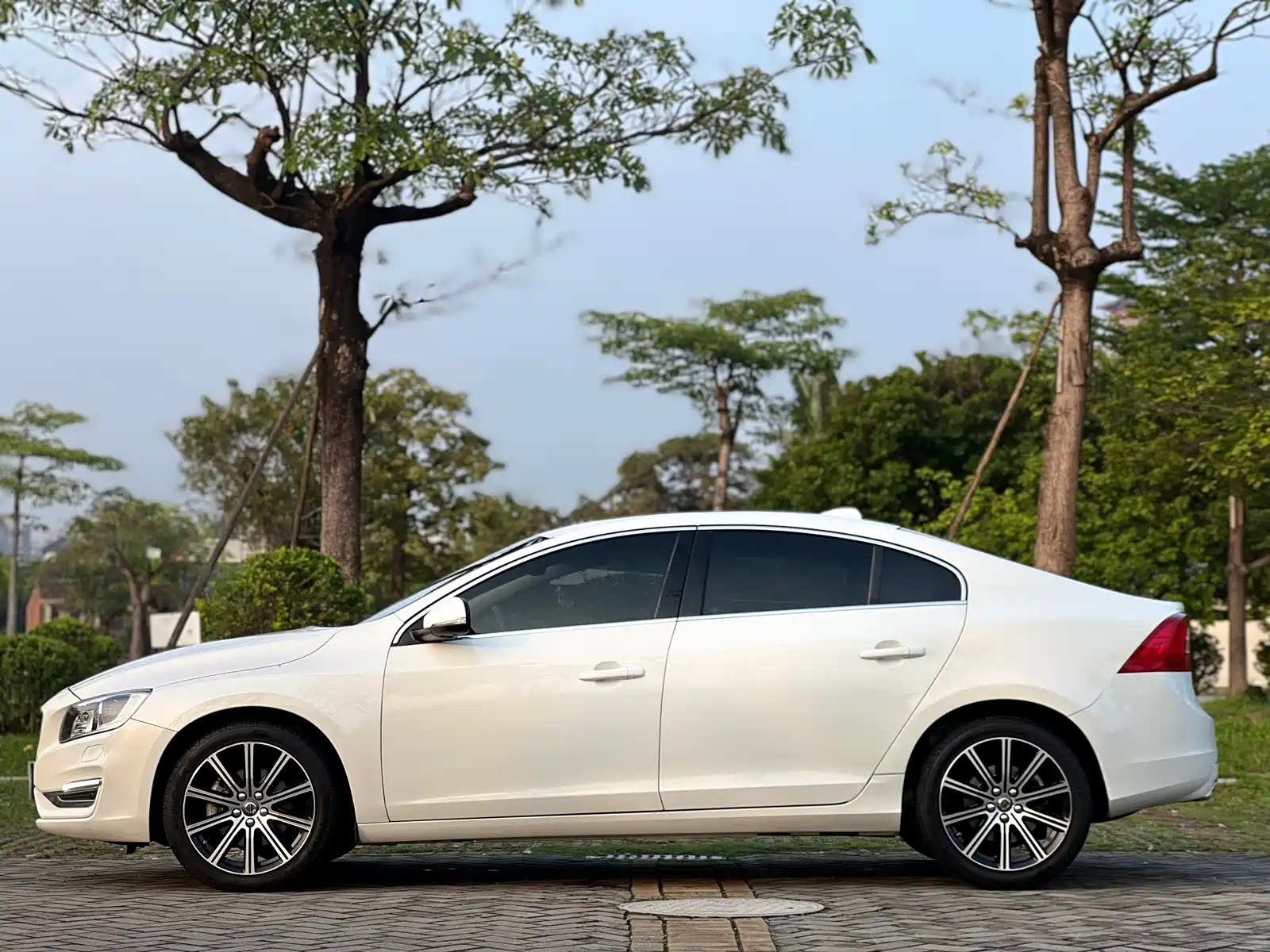 Фото 4 - Volvo S60