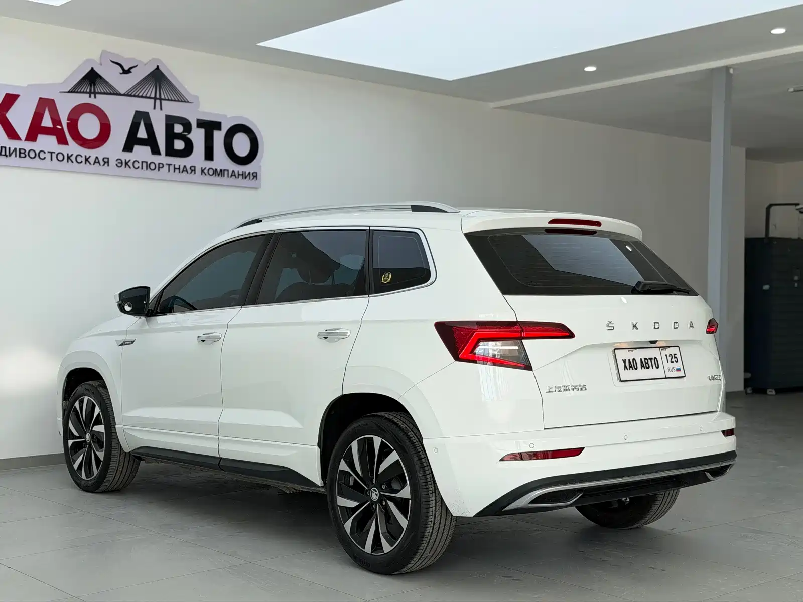 Фото 4 - Škoda Karoq