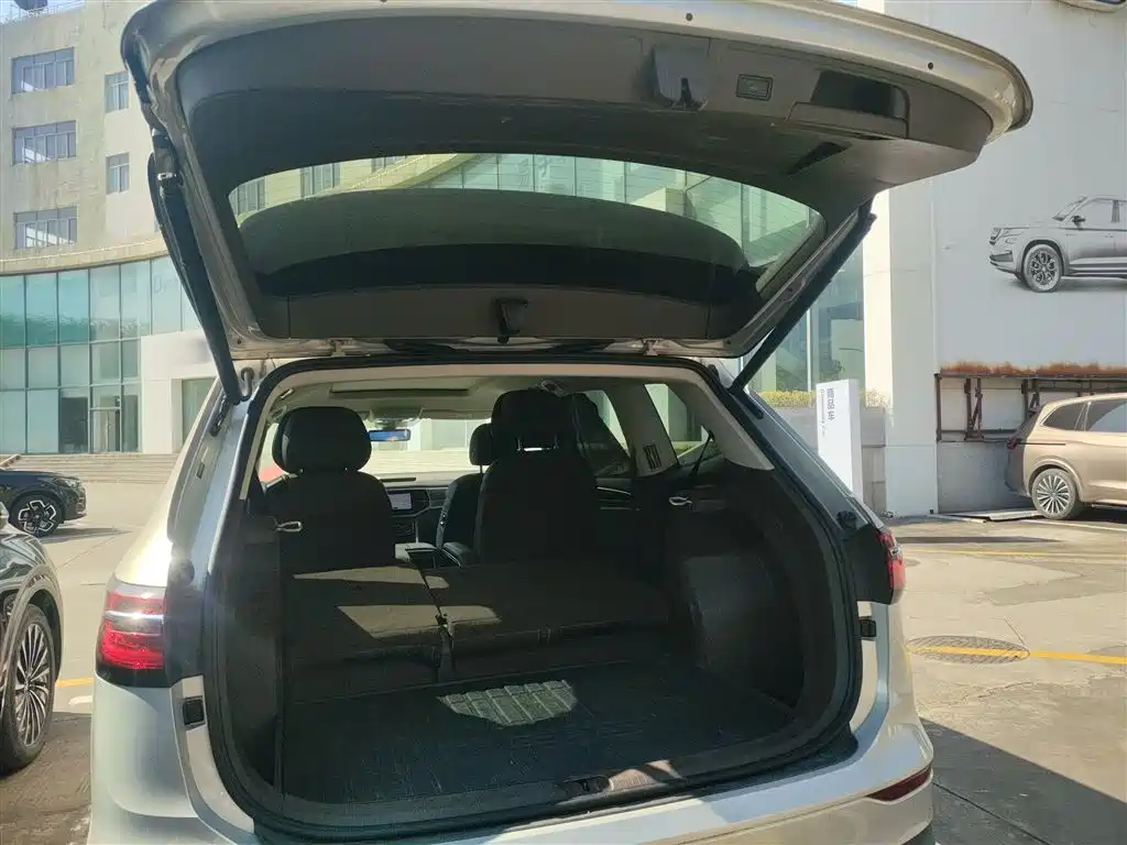 Volkswagen Viloran 2020 380TSI Premium фото 9
