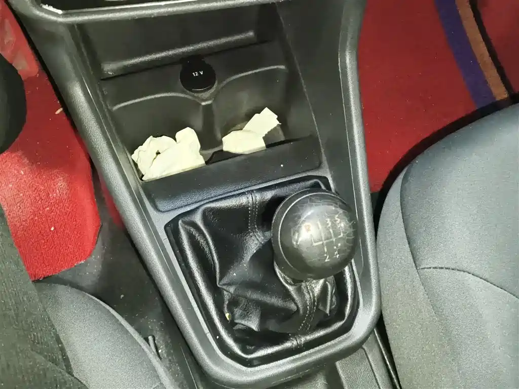 Volkswagen Santana 2016 1.6L Manual Trend Edition фото 6
