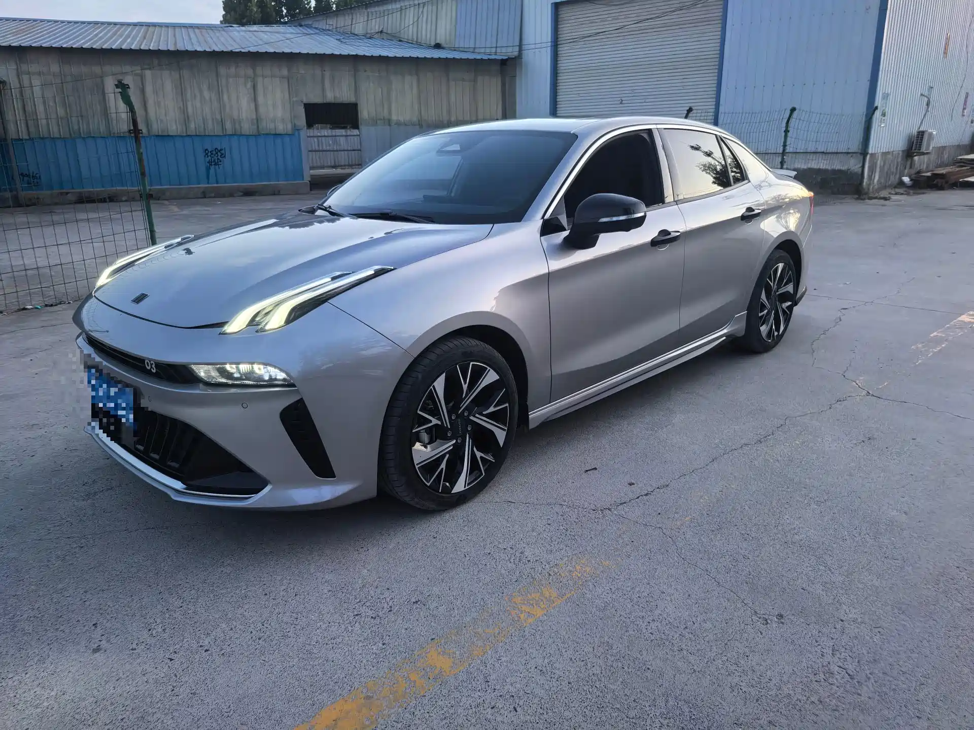 Photo 1 - Lynk & Co 03