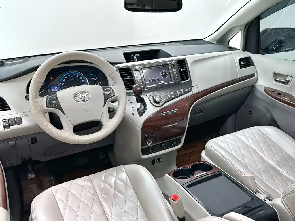Toyota Sienna 2011 2011 3.5L 2WD Automatic