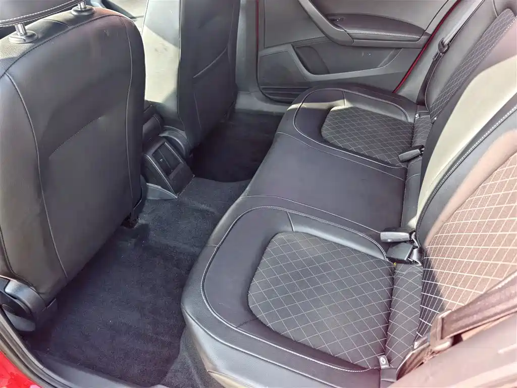 Škoda Skoda Rapid Spaceback 2018 1.6L Automatic Comfort фото 16
