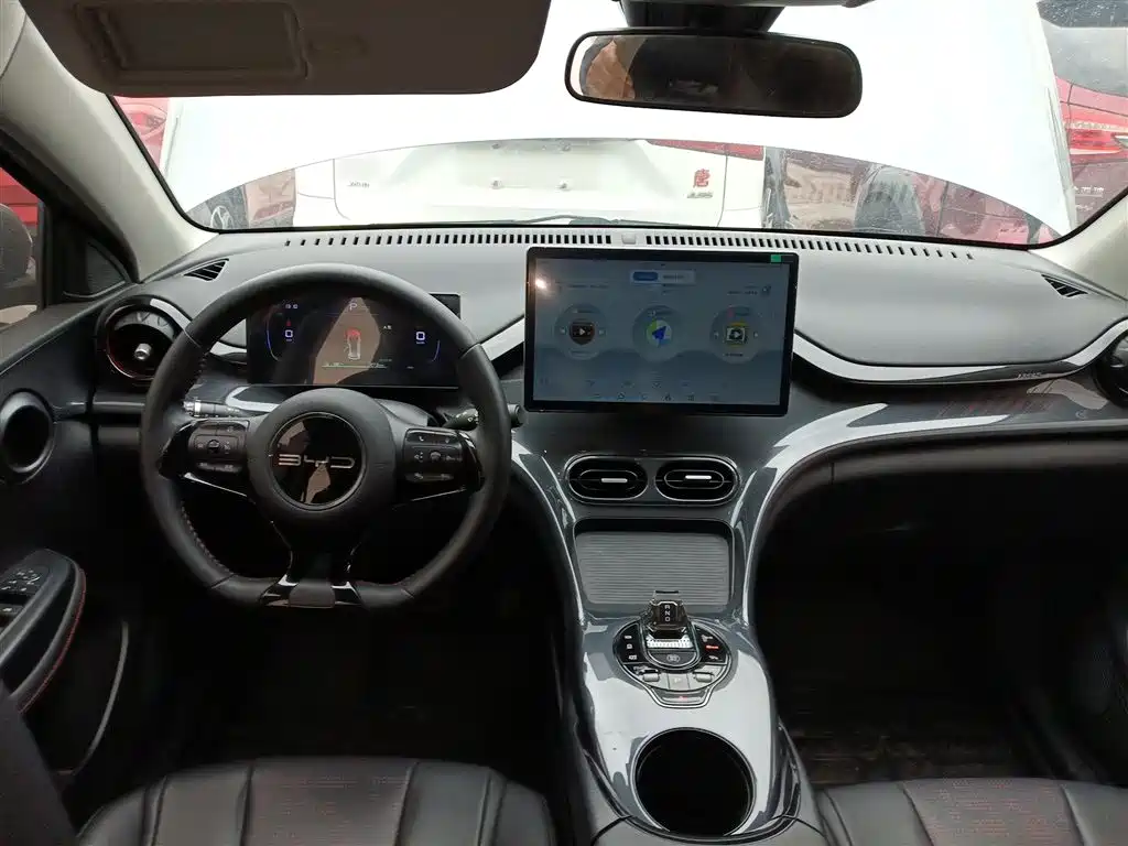 BYD E2