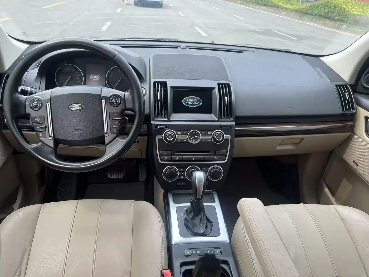 Land Rover Freelander 2 2013 2.0T Si4 SE Petrol Version фото 9