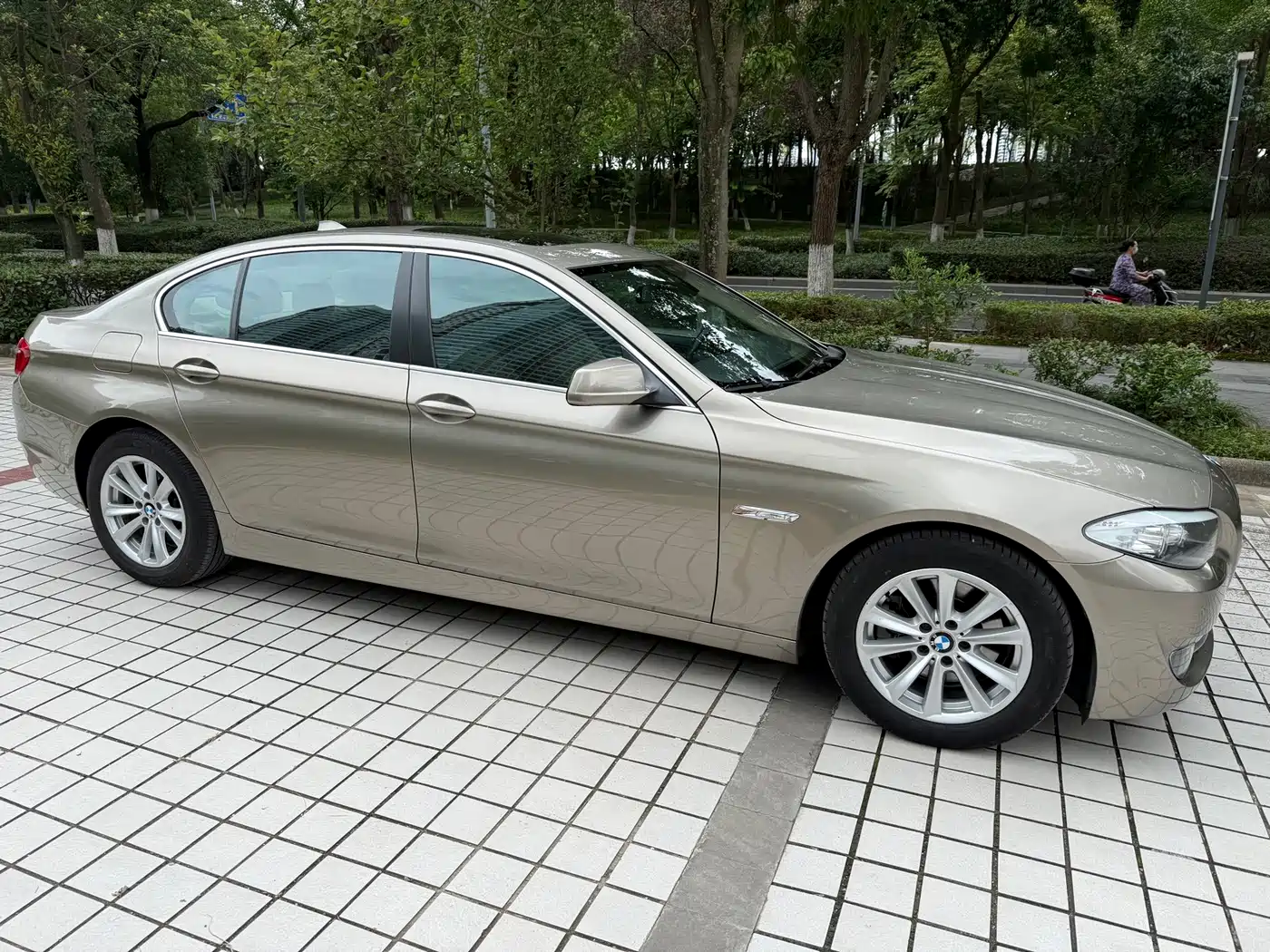 Photo 9 - BMW 5 Series
