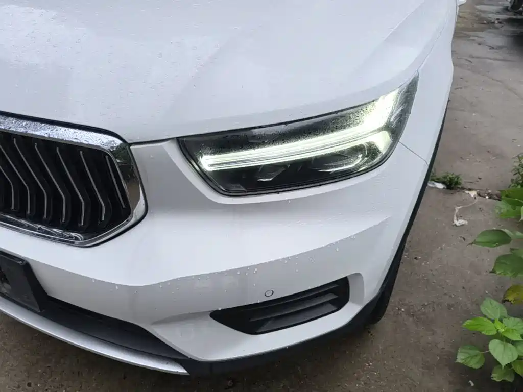Volvo XC40 2022 2022 Model T4 AWD Smart Drive Fashion Edition