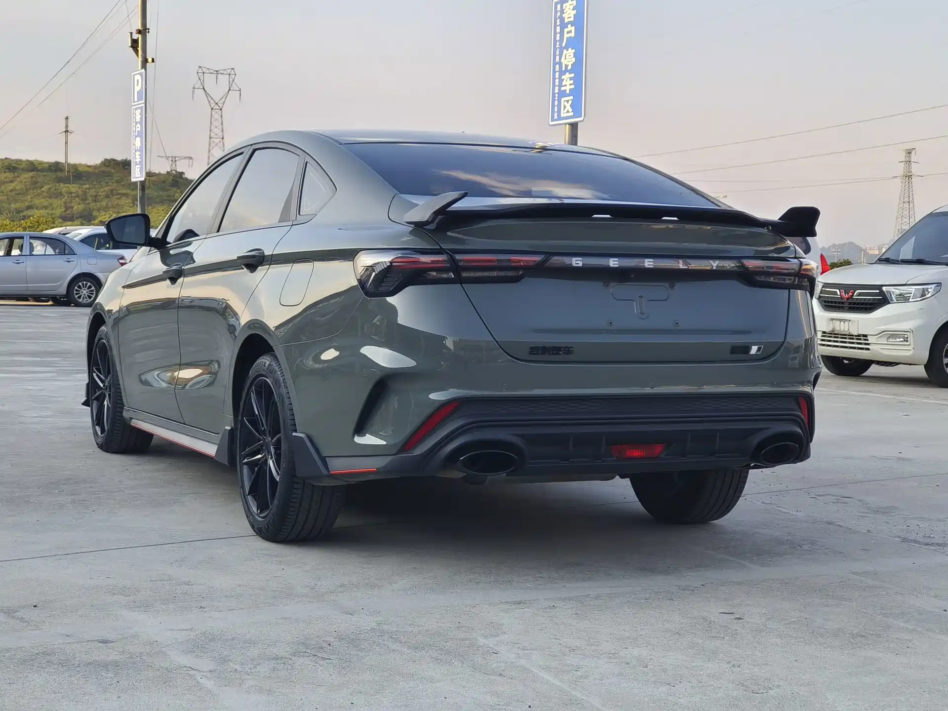 Фото 5 - Geely Binrui