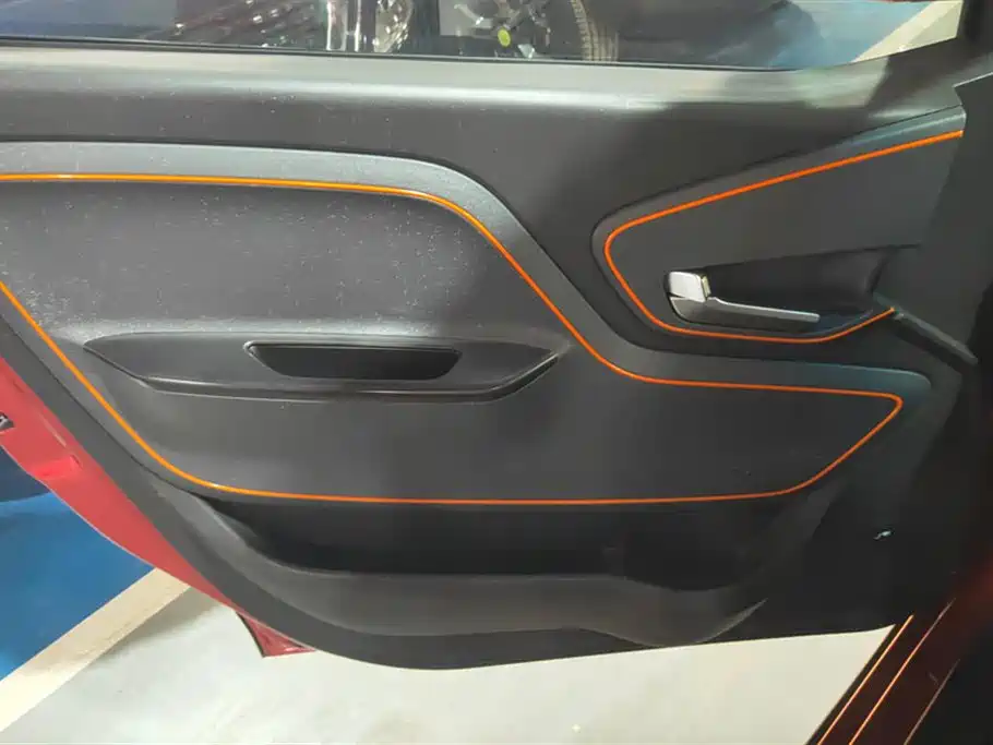 BAOJUN E100