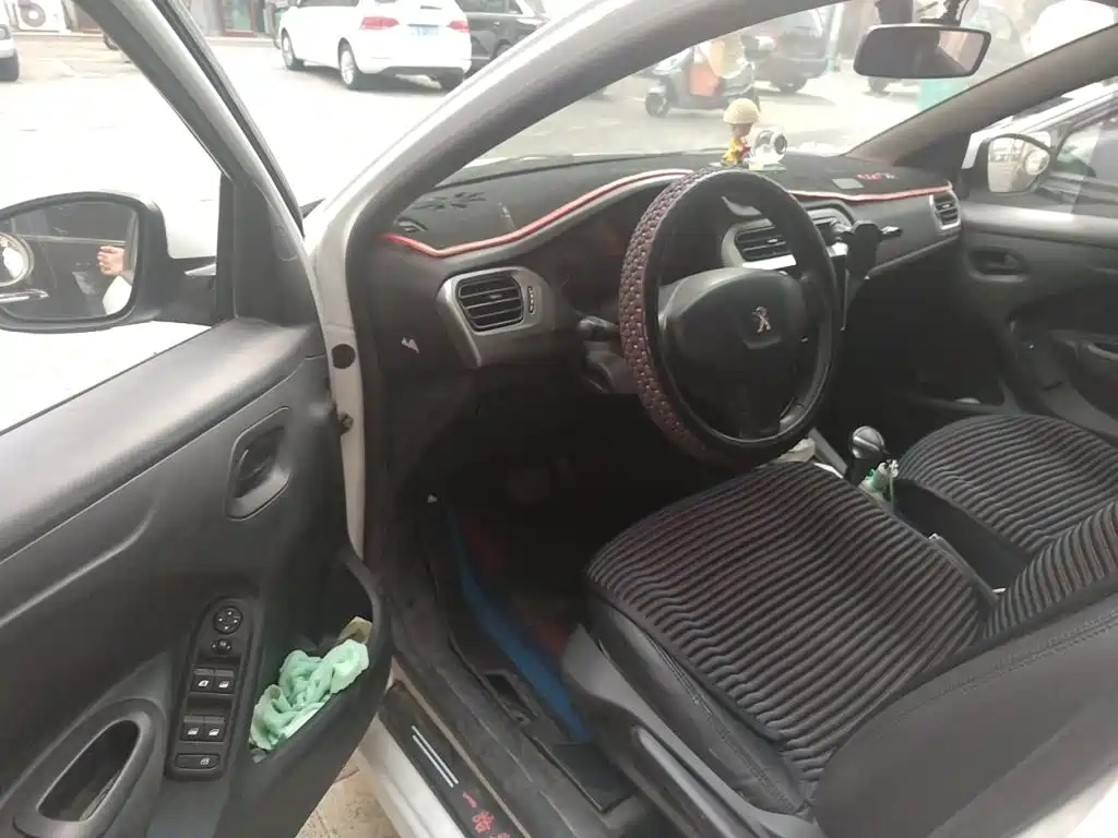Peugeot 301 2017 2016 1.6L Auto Comfort Edition