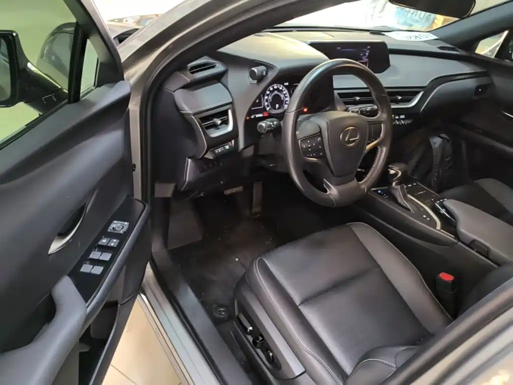 Lexus UX 2021 2020 260h Explore Cool Edition