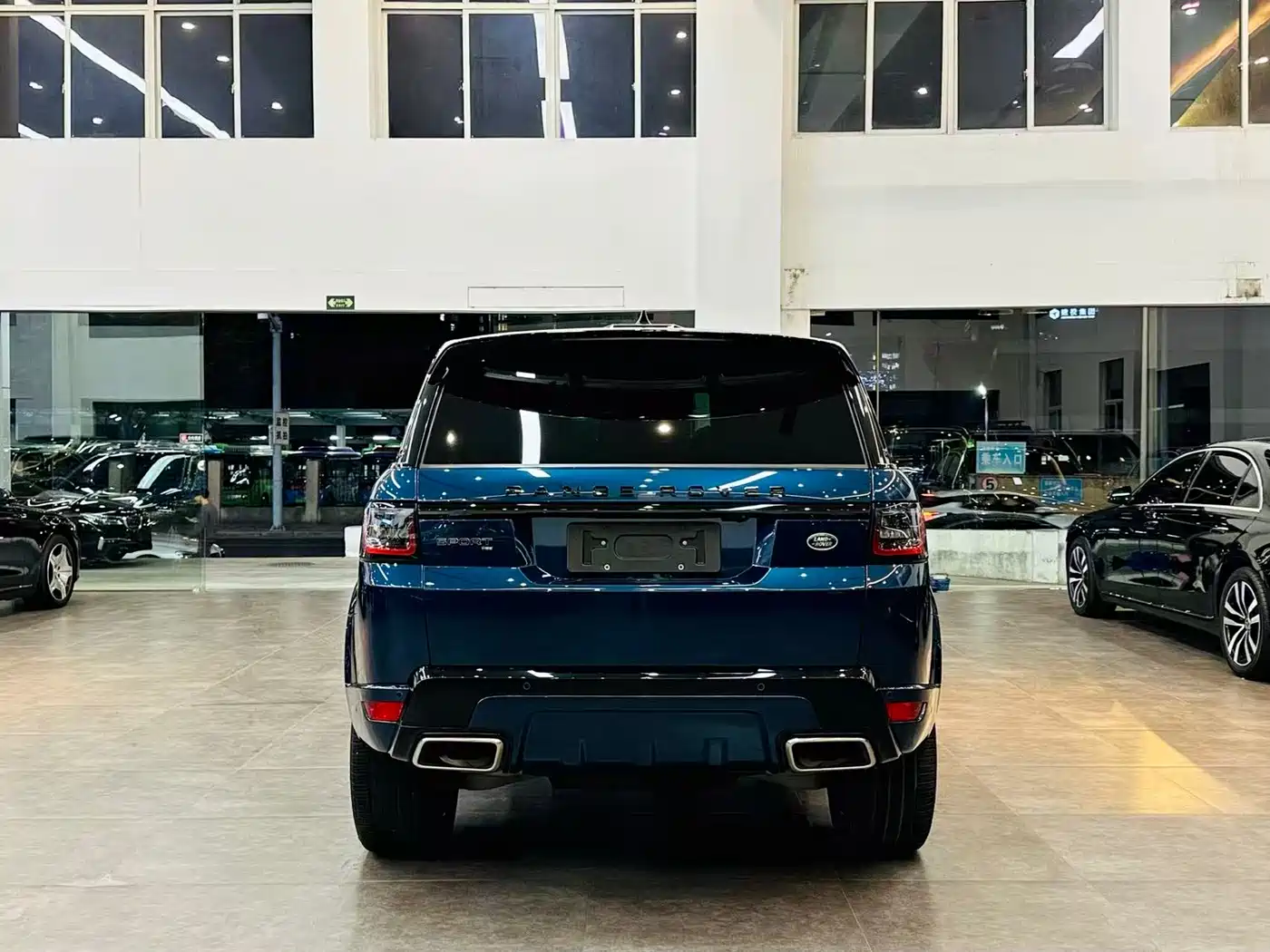 Land Rover Range Rover Sport 2022 3.0 L6 Indigo Flowing Light Edition фото 5