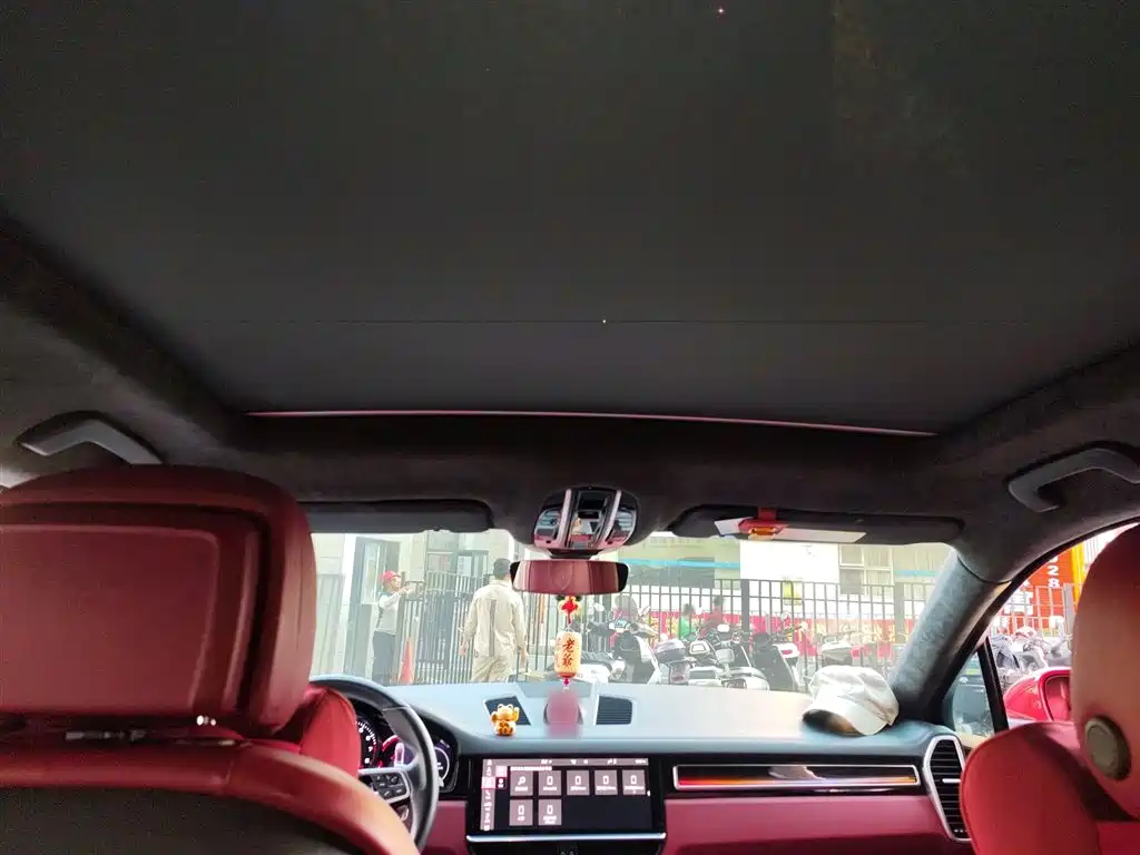 PORSCHE CAYENNE