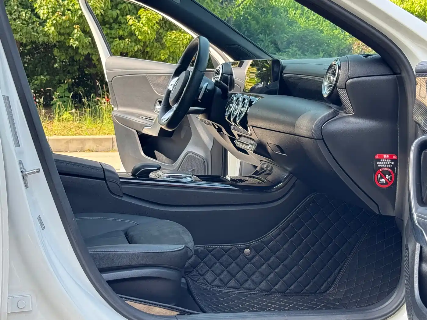 Mercedes-Benz A-Class 2020 A 200 L Sport Sedan фото 13