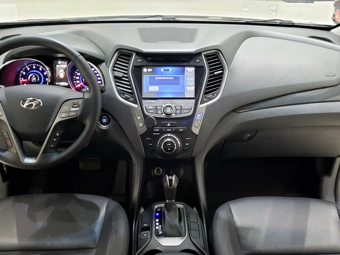 Hyundai Santa Fe 2015 2.0T Automatic 2WD Smart 5-Seater фото 14