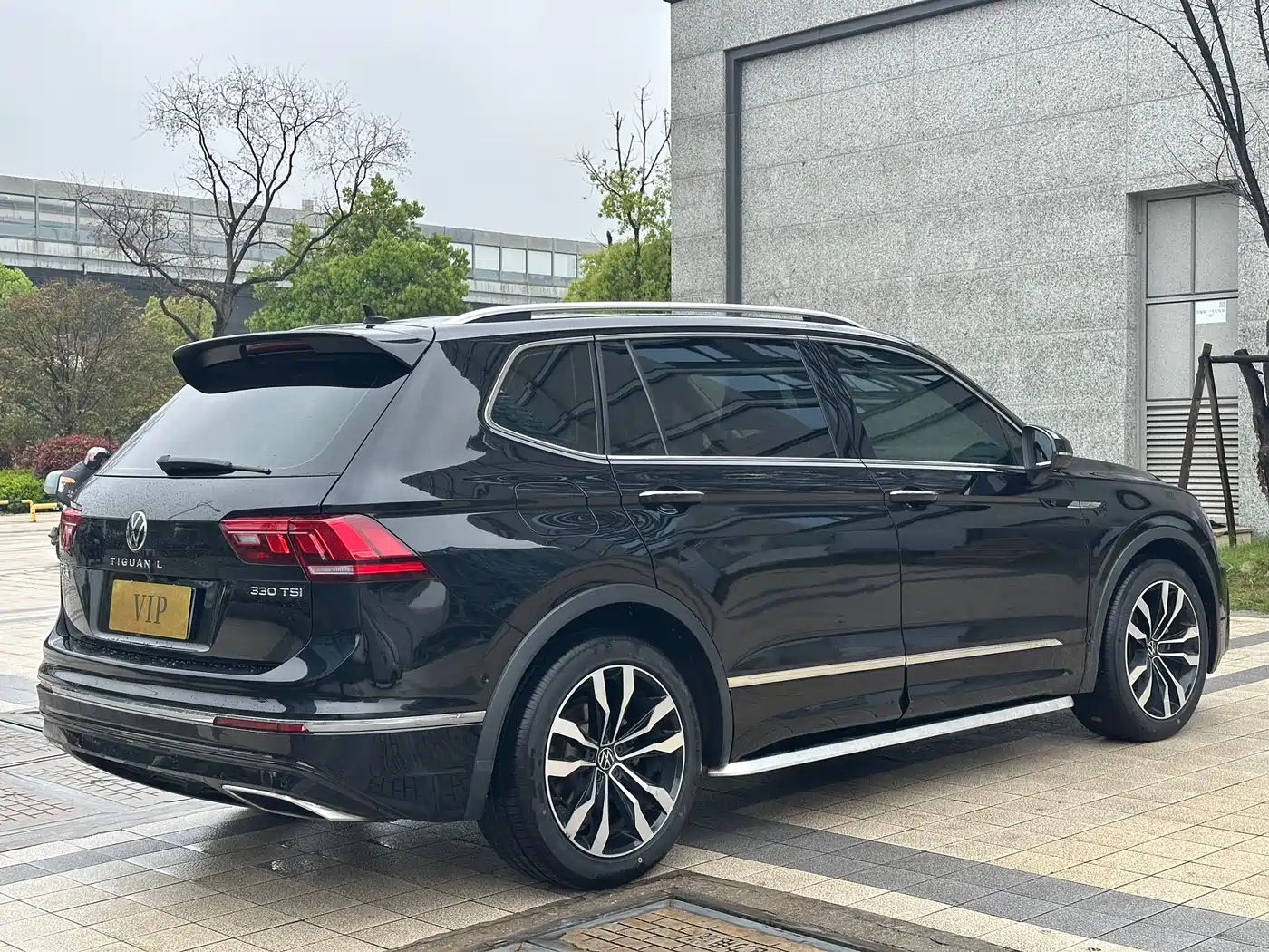 Volkswagen Tiguan L 2021 330TSI Automatic 2WD R-Line Premium фото 14