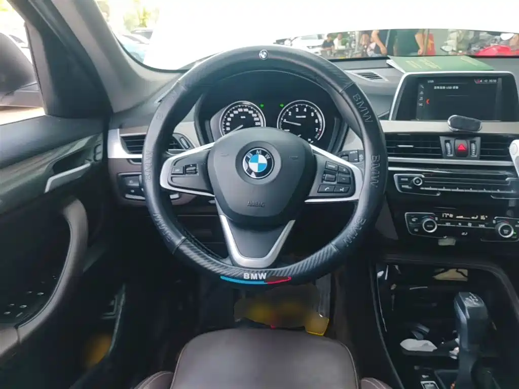 BMW X1 2019 sDrive18Li Premium Model фото 11