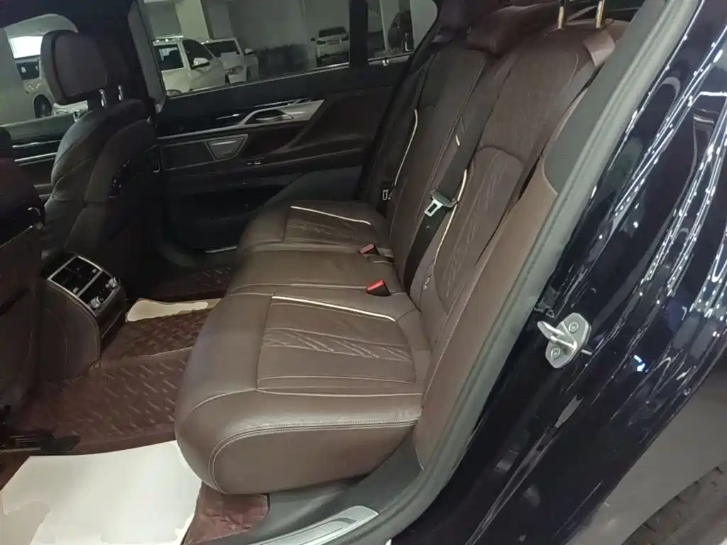 BMW 7 Series 2019 Facelift 730Li M Sport Package фото 17